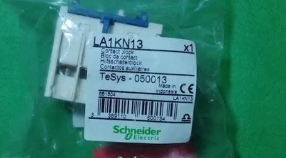 1PC NEW Schneider LA1KN13