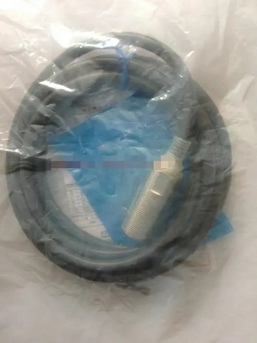 E2E2-X5F1 E2E2X5F1 New Omron New in box free shipping