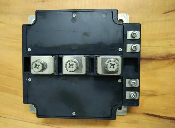 CM600DU-24NF CM600DU24NF NEW MITSUBISHI module free shipping