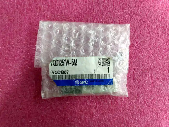 New   SMC  VQD1251W-5M  Solenoid valve  free shipping