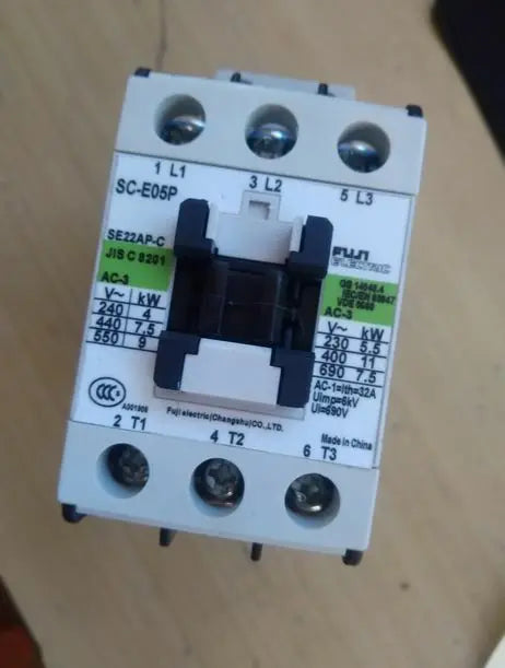 SC-E05P SCE05P New FUJI Contactor free shipping