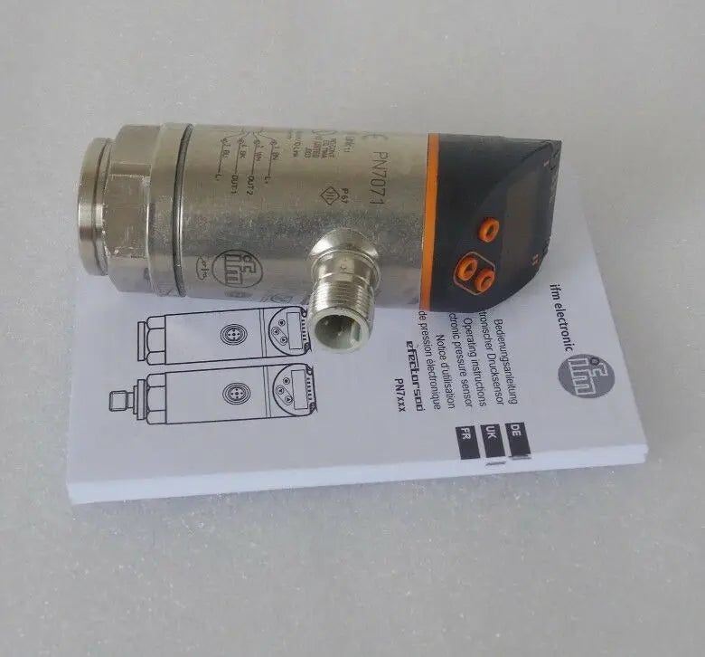 New  IFM PN7071  Pressure sensor  free shipping