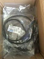 XCMD2102L1 1PC NEW IN BOX Schneider Limit Switch free shipping