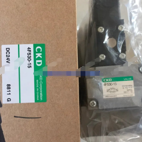 1PC  NEW  CKD    4F530-15-DC24V    4F530-15    DC24V    free  shipping