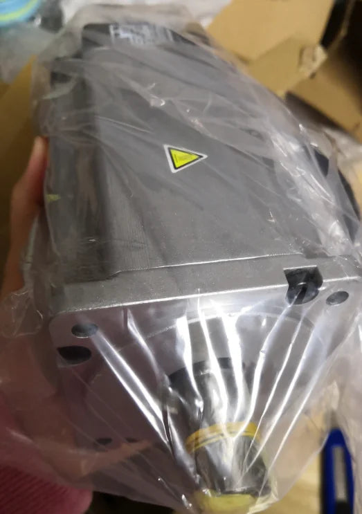 1PC NEW Panasonic MSMD082P1T free shipping