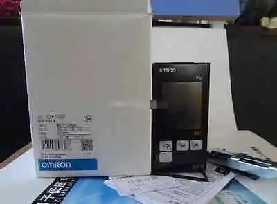 E5EZ-Q3T E5EZQ3T 1PC New Omron Temperature Controller 100-240VAC free shipping