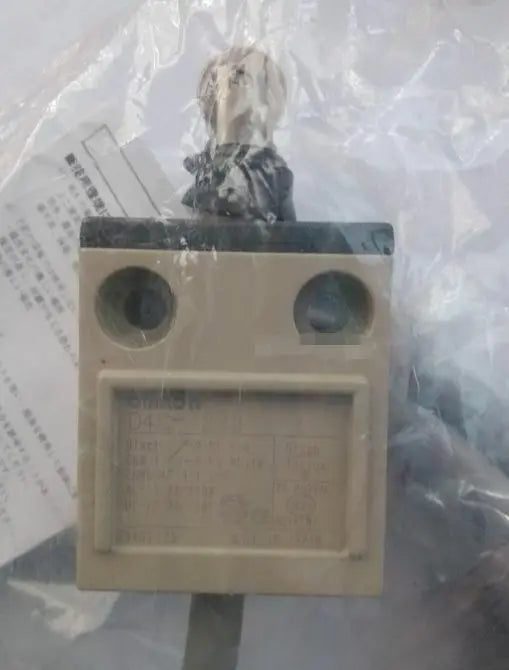 D4C-1232 D4C1232 New Omron Limit Switch free shipping