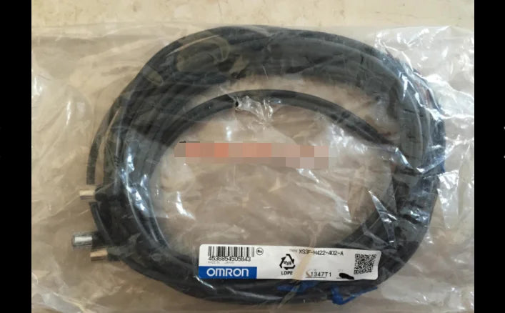 1PC  NEW   Omron   XS3F-M422-402-A     free  shipping