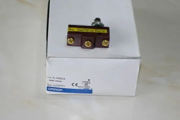 X-10GQ-B X 10GQ B NEW IN BOX Omron Micro Switch free shipping