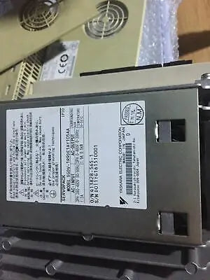 1pc new Yaskawa SGDV-1R9DE1AY105AA 0.5KW