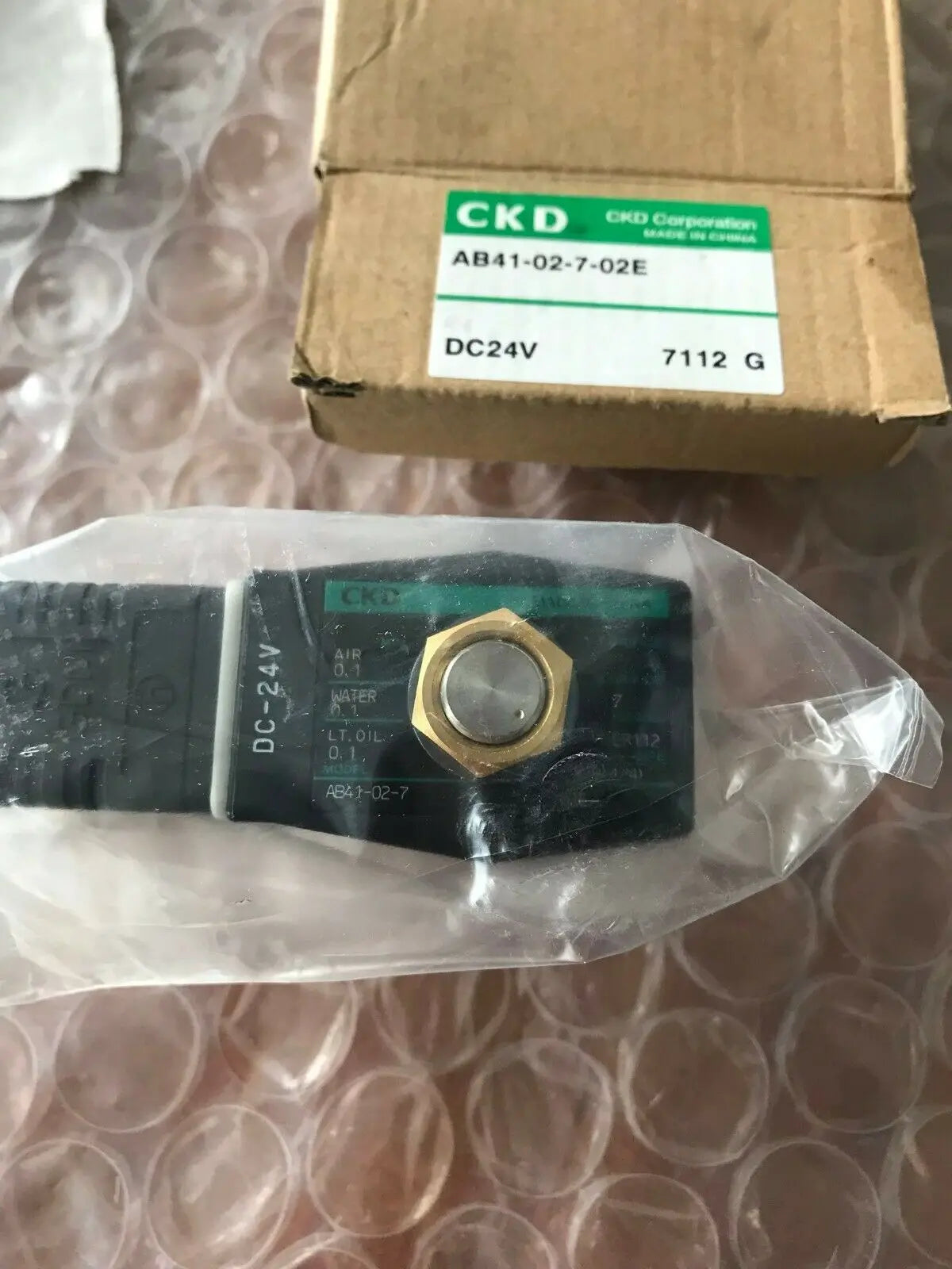 1PC  NEW   CKD  AB41-02-7-02E-DC24V  AB41-02-7-02E  DC24V   free  shipping
