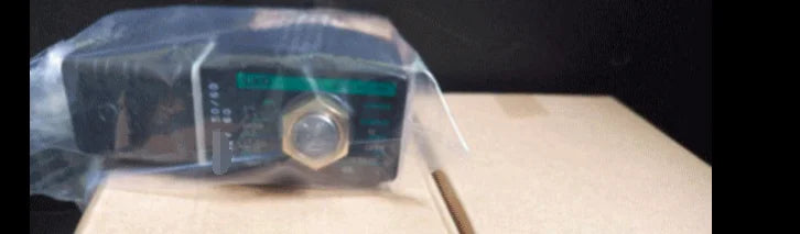1PC  NEW  CKD  AB42-02-4-02E-AC220V   AB42-02-4-02E  AC220V  free  shipping