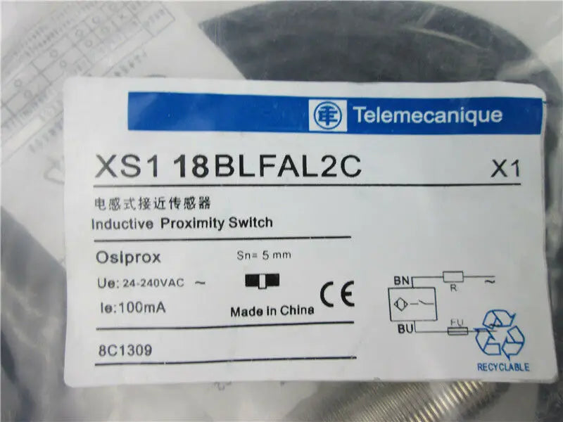 XS118BLFAL2C 1PC NEW Schneider