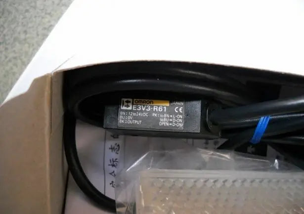 E3V3-R61 E3V3 R61 NEW IN BOX Omron free shipping