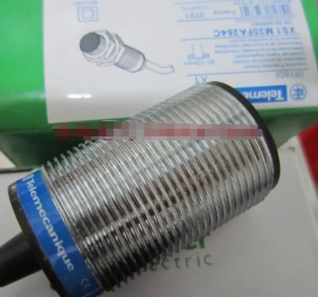 XS1M30FA264C 1PC NEW Schneider