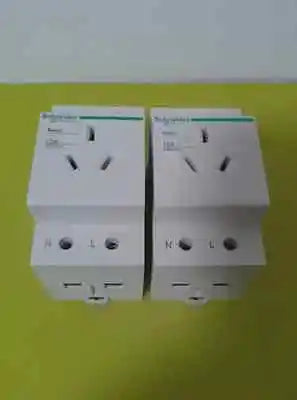 EA9X310 1Pcs NEW Schneider convenience receptacle free shipping