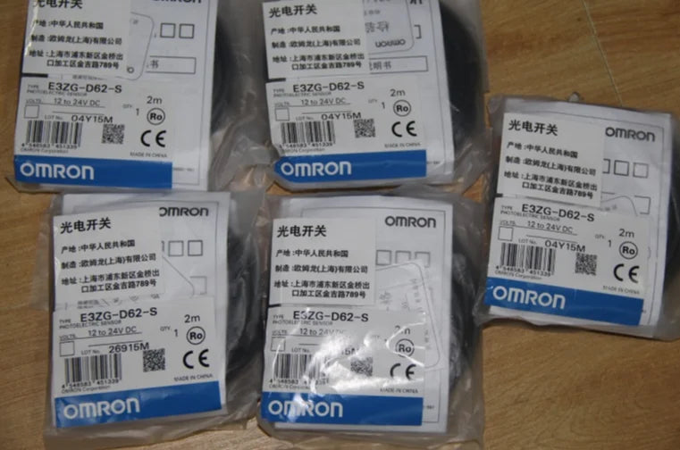 E3ZG-D62-S E3ZGD62S 1PC New Omron Photoelectric Switch free ship