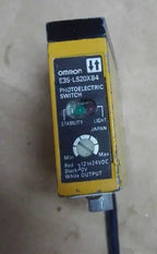 1pcs New in box OMRON Photoelectric Switch E3S-LS20XB4 E3S LS20XB4 12-24VDC