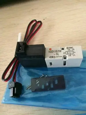 VQD1151W-5M  VQD1151W5M 1PC SMC solenoid valve NEW