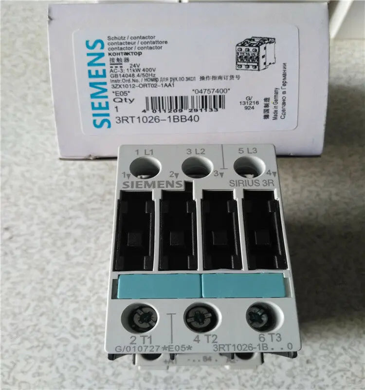 New  Siemens  3RT1026-1BB40  contactor  free shipping