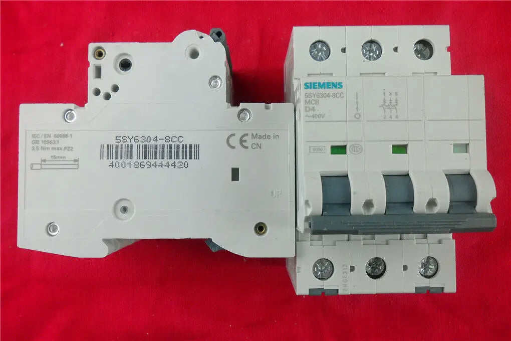 1pc      Siemens  5SY6304-8CC  3P  4A    circuit  breaker   free shipping