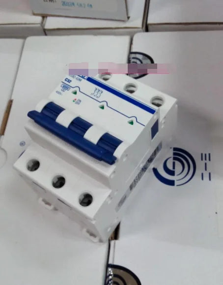 1PC  NEW  Tianshui 213  GSB2-63M  3P  Type C  32A  free  shipping