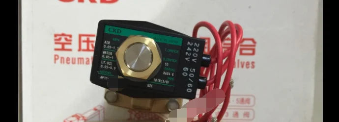 1PC  NEW  CKD  AP11-25A-B2C-AC220V  AP11-25A-B2C  AC220V  free  shipping