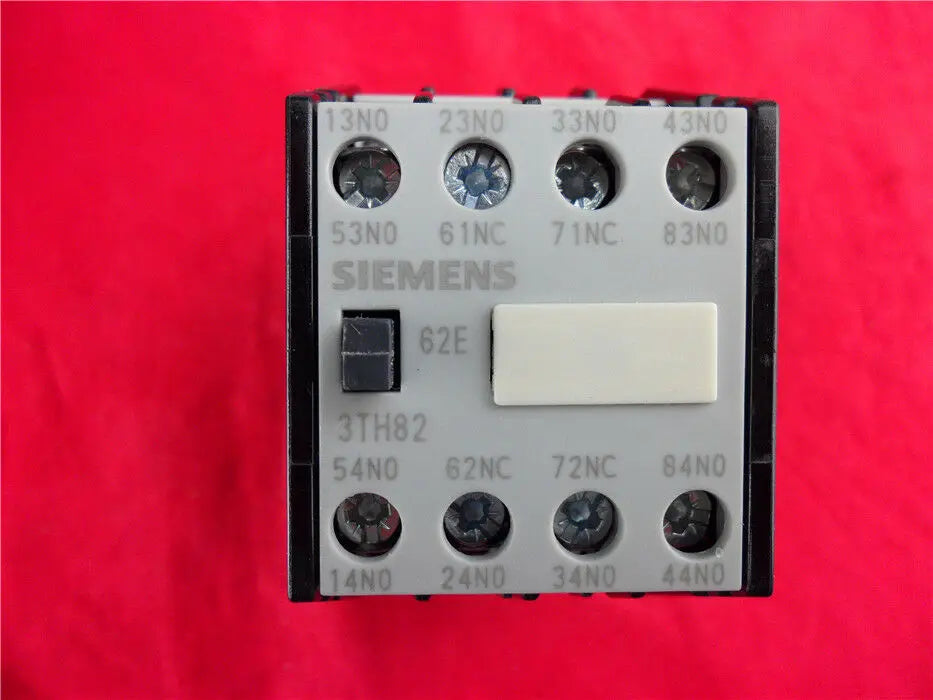 New Siemens 3TH8262-0XG0 relay free shipping