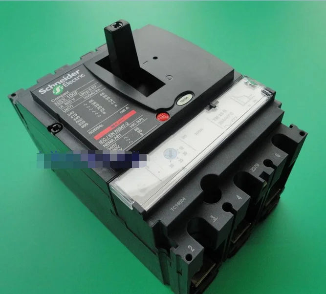 NSX100N TM40D 3P3D 1PC NEW Schneider