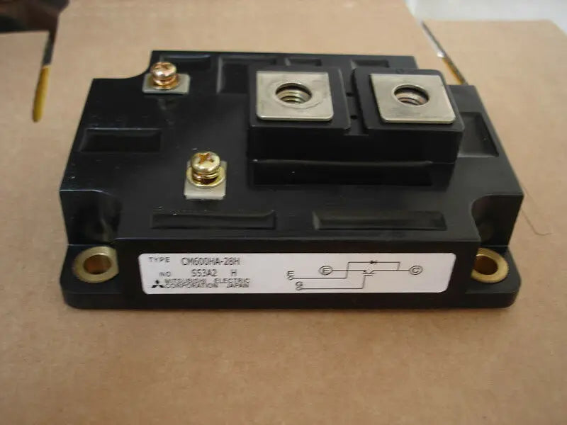 NEW MITSUBISHI 1PCS CM600HA-28H CM600HA28H MOSFET Free shipping
