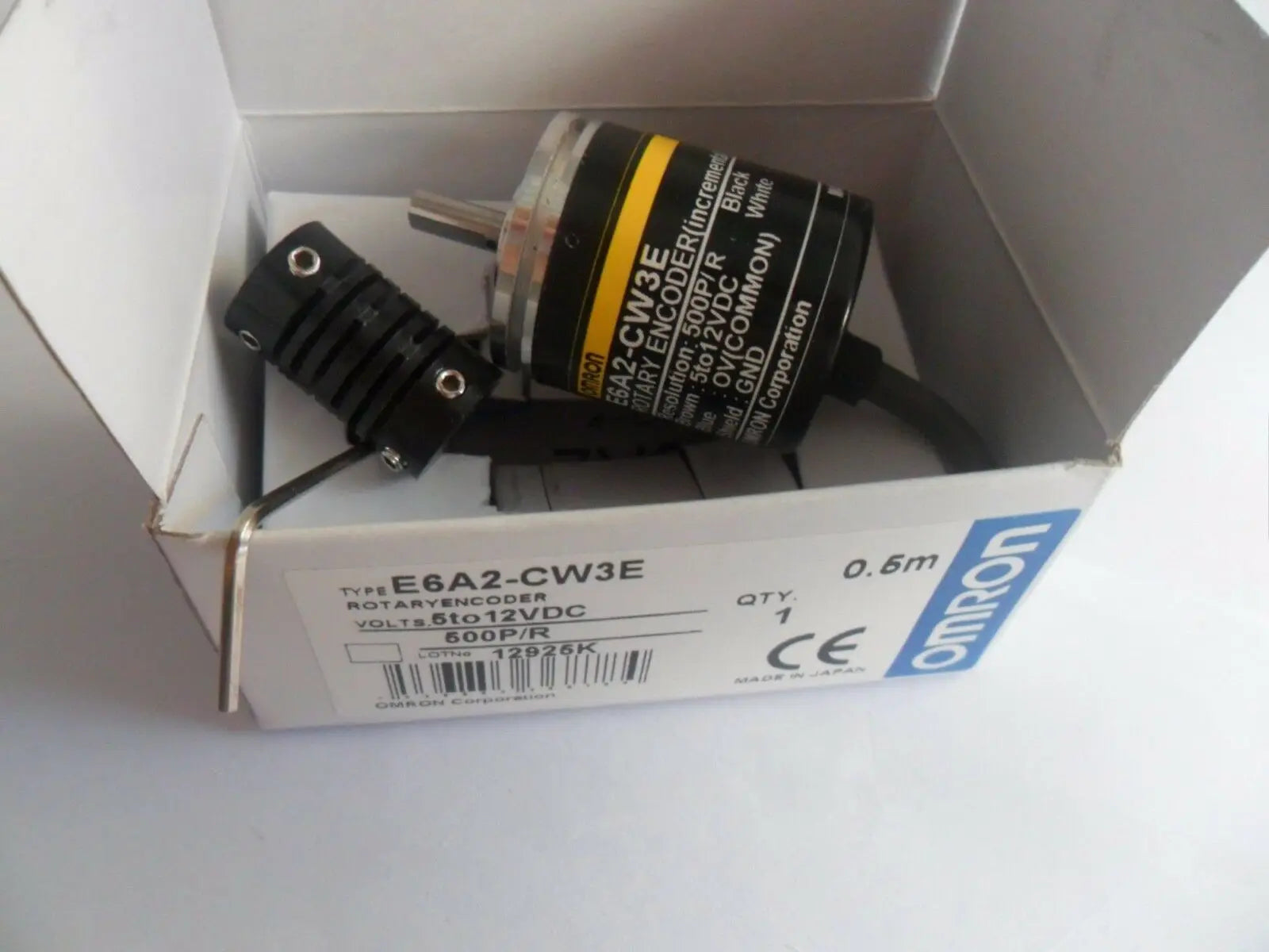 New  OMRON  Encoder  E6A2-CW3E 500P/R  free shipping