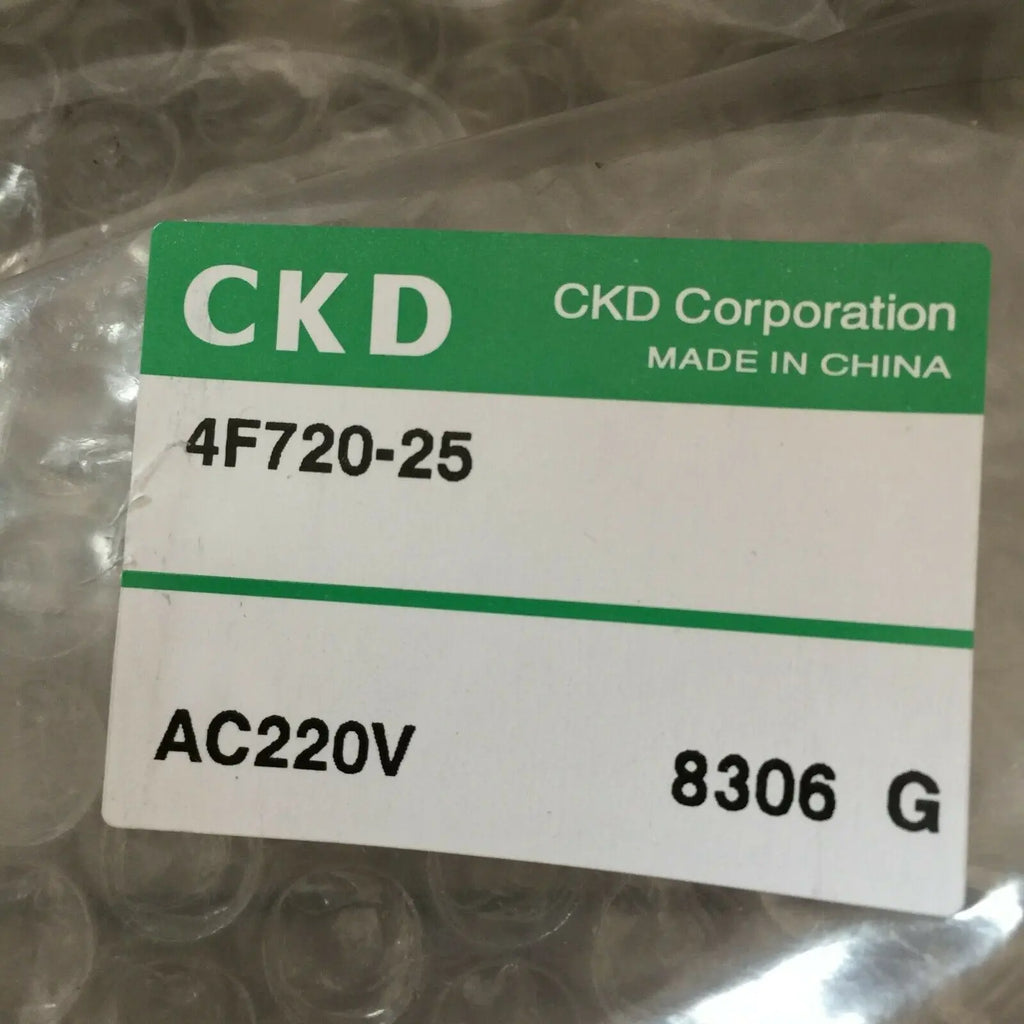 1PC NEW CKD 4F720-25-AC220V 4F720-25 AC220V free shipping