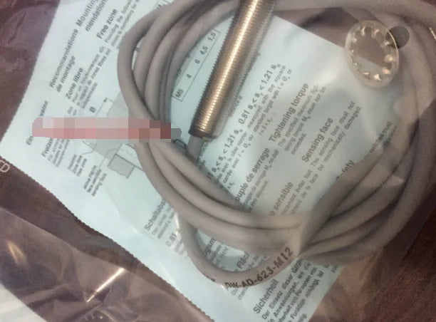 DW-AD-623-M12 1PCS New Contrinex sensor free ship