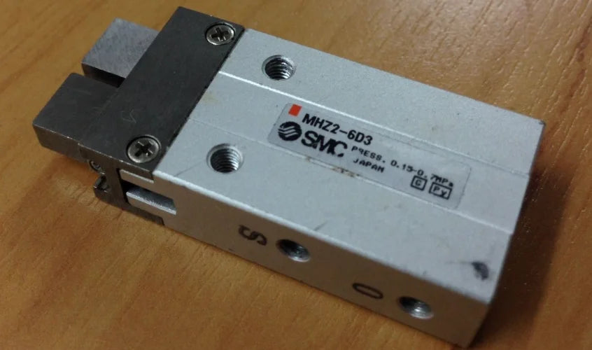 New  SMC  Cylinder  MHZ2-6D3  free shipping