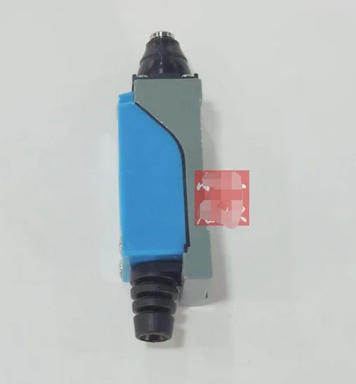 AZ8111 az-8111 5A 250VAC1PC NEW Panasonic PLC VL Mini Limit Switch