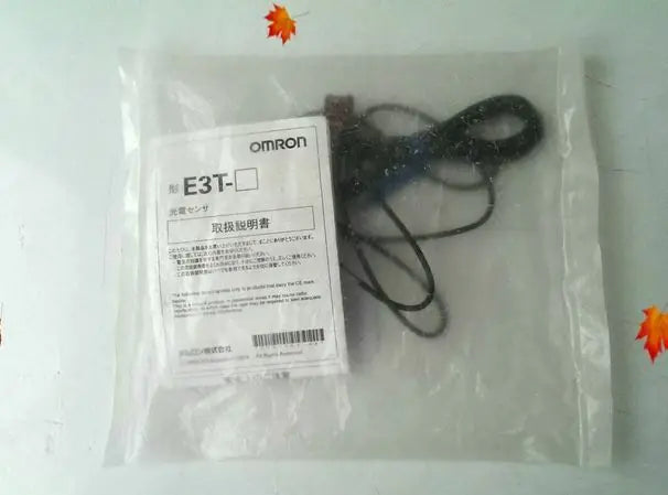 E3T-FD13 E3TFD13 1PC NEW Omron Photoelectric Switch 12-24VDC free shipping
