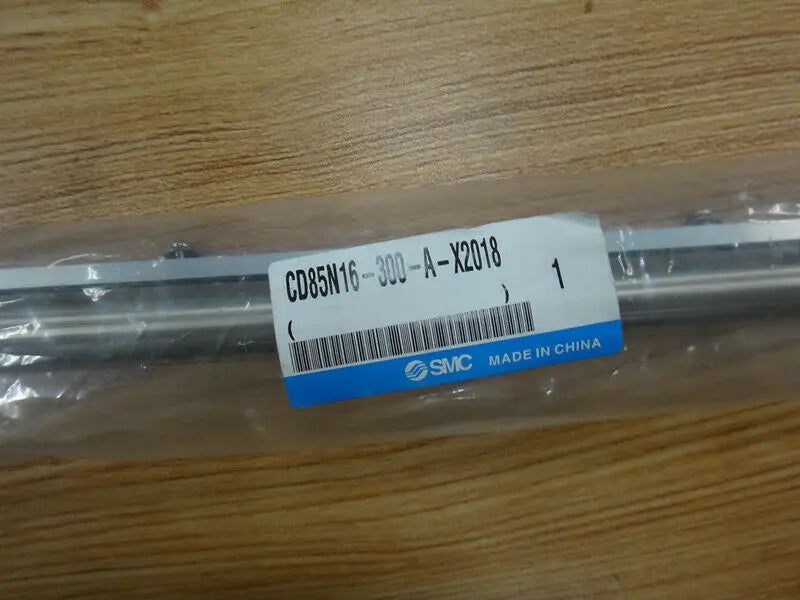 1PC   NEW    SMC     CD85N16-300-A-X2018     free   shipping