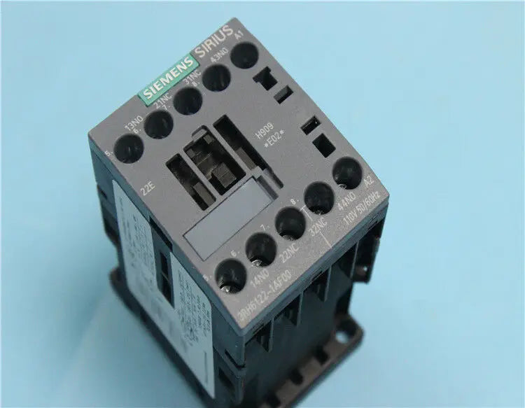 1pc      Siemens  3RH6122-1AF00  AC110V  Intermediate relay   free shipping