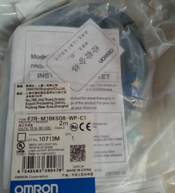 E2B-M18KS08-WP-C1 10-30VDC NEW OMRON Proximity Sensor free shipping