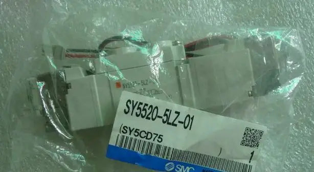 SY5520-5LZ-01 1pcs New in box SMC solenoid valve free shipping