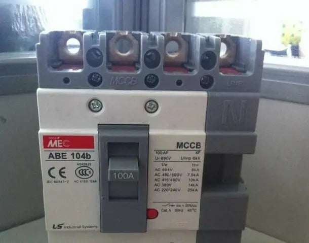 ABE104B 100A 1pcs New in box LS Voltage Circuit Breaker free shipping