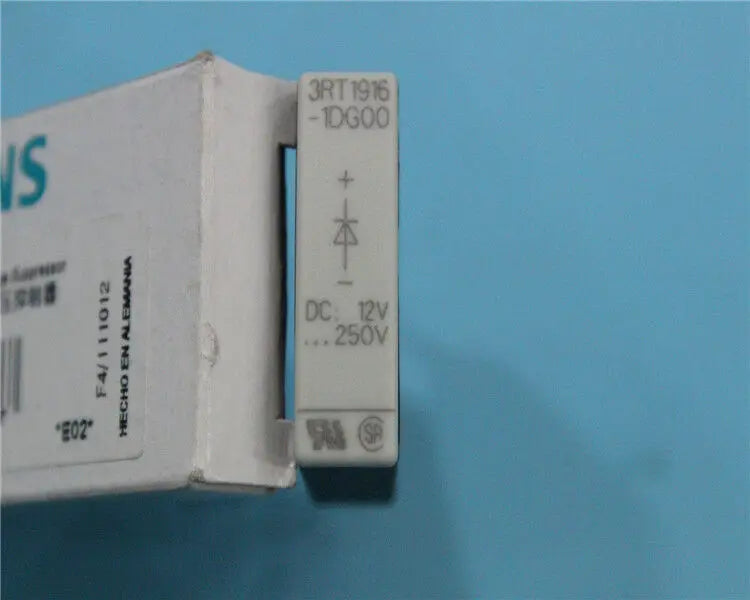 3RT1916-1DG00 3RT1 916-1DG00 1PC NEW SIEMENS
