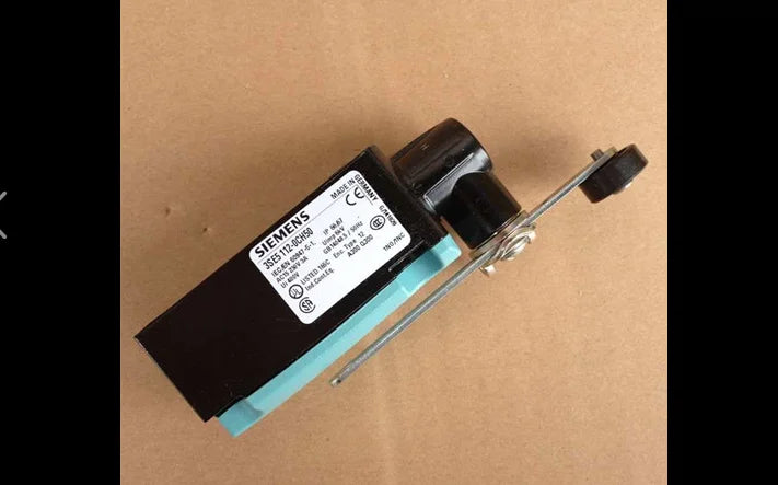 1PC  NEW   SIEMENS   3SE5112-0CH50    free shipping