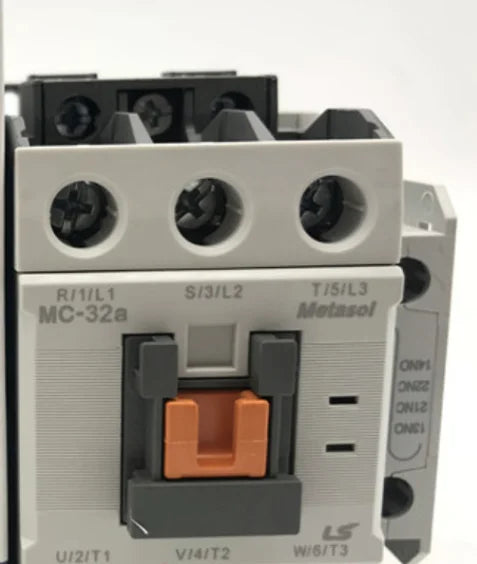 New LS MC-32A AC110V contactor free shipping