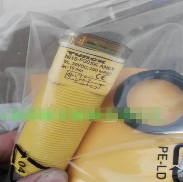 New TURCK NI15-P30SK-AN6X Proximity switch sensor free shipping