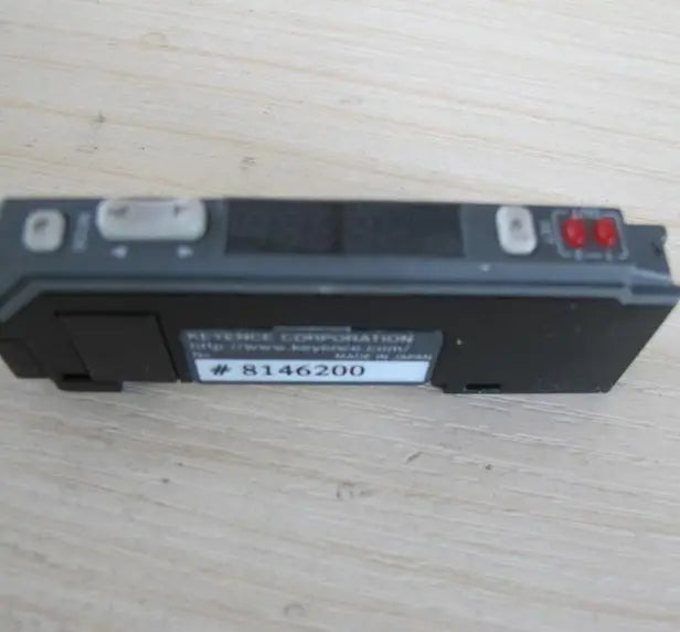 1PC New in box Keyence AP-V41AW AP V41AW free shipping