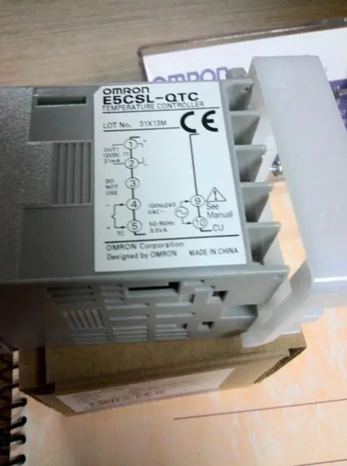 E5CSL-QTC 1PC New OMRON Temperature Controller 100-240VAC free shipping