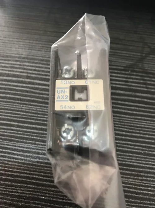 UN-AX2 UNAX2 1PC New Mitsubishi Auxiliary Contact Block free ship