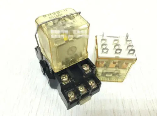 1PC New HQ RH3B-U 100/110VAC