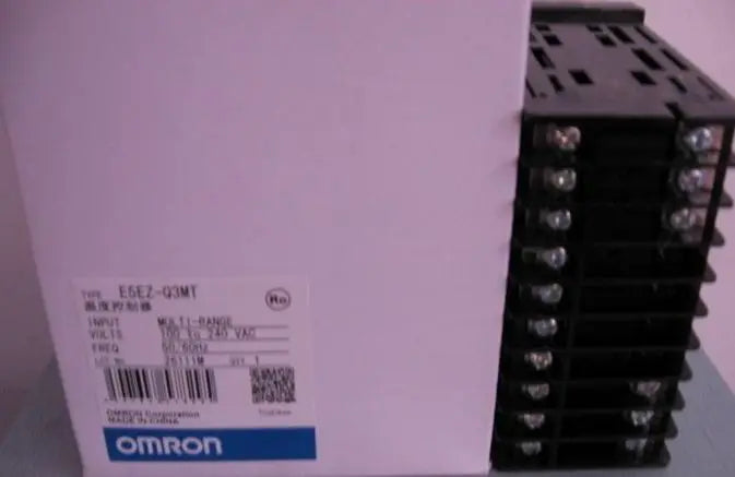 E5EZ-Q3MT E5EZQ3MT New Omron Temperature Controller 100-240VAC free shipping